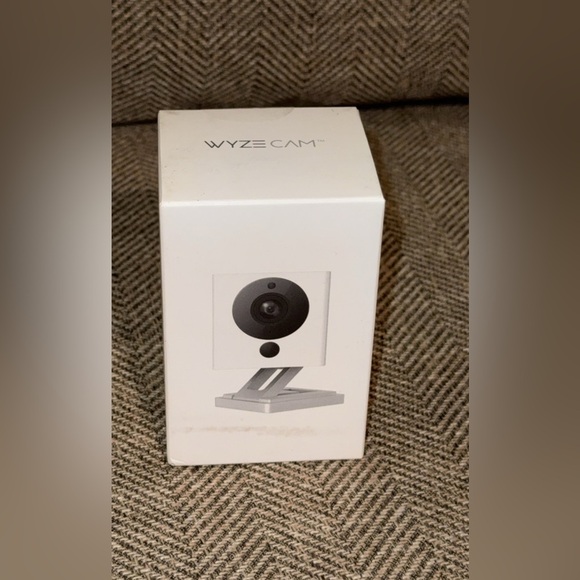 NWT Wyze Cam V2 White Security Camera SEALED - Picture 2 of 3